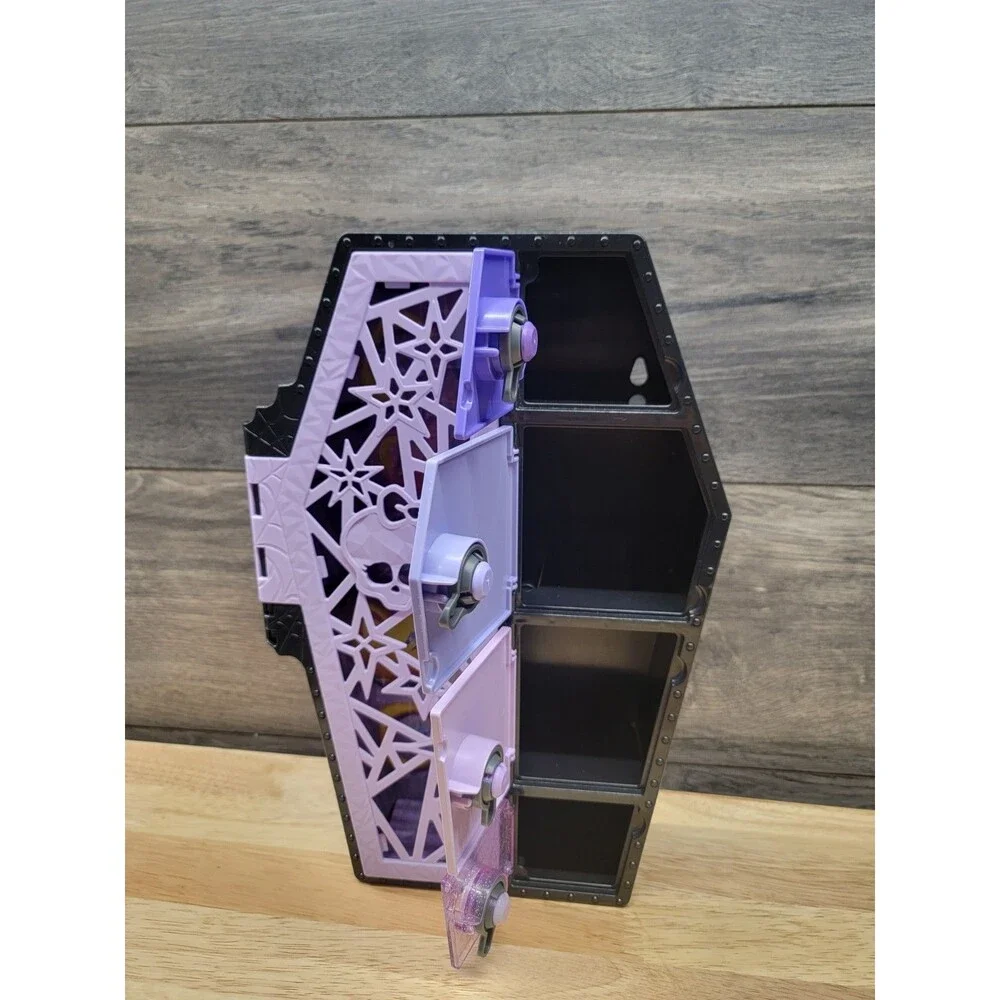 Monster High Skulltimate Secrets Fearidescent  Locker